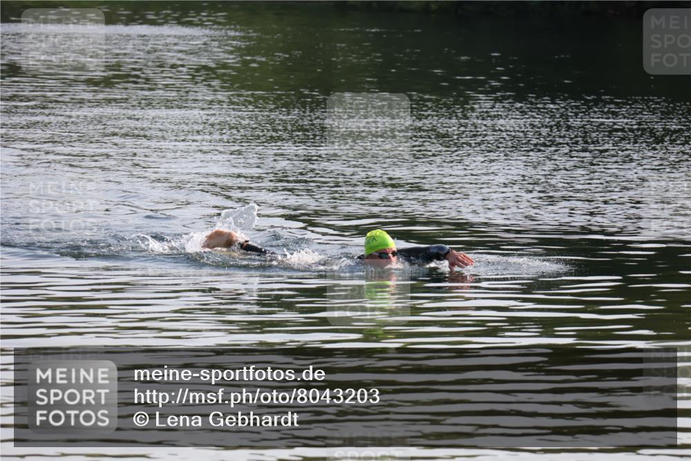 15.06.2025 - 27. Vierlanden-Triathlon Lena Gebhardt http://msf.ph/oto/8043203 15.06.2025 08:29:06 Schwimmen  meine-sportfotos.de