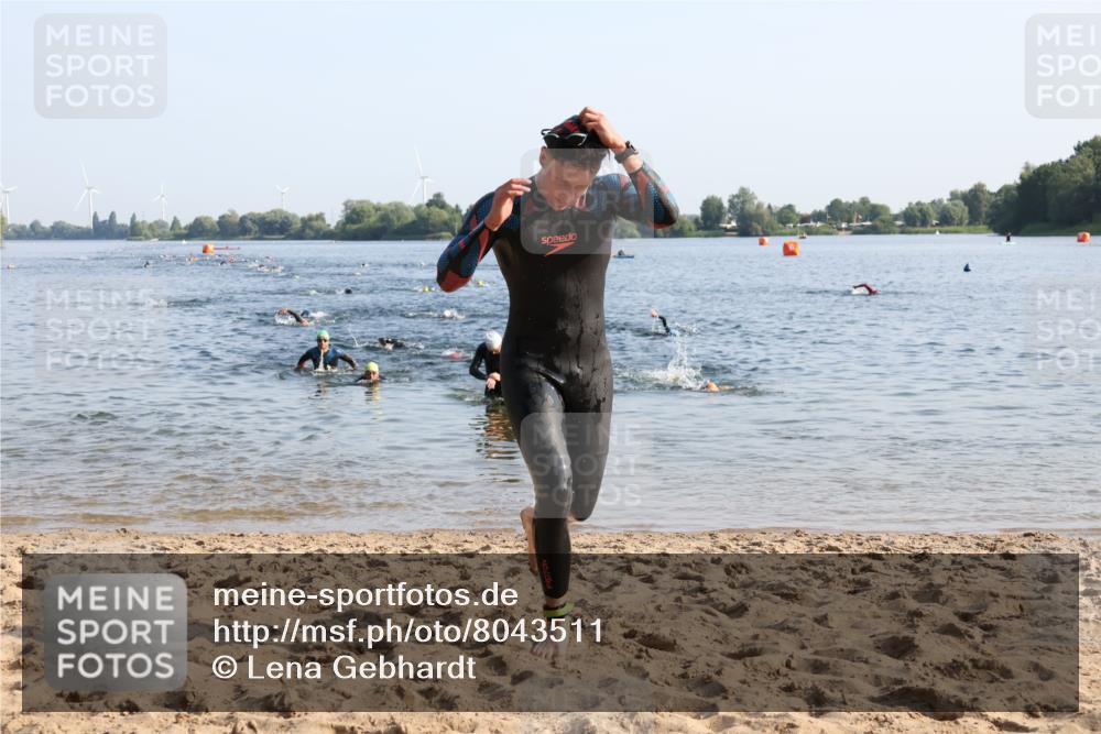15.06.2025 - 27. Vierlanden-Triathlon Lena Gebhardt http://msf.ph/oto/8043511 15.06.2025 08:32:37 Schwimmen 14, 25, 26, 38, 87 meine-sportfotos.de