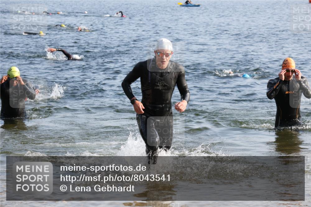 15.06.2025 - 27. Vierlanden-Triathlon Lena Gebhardt http://msf.ph/oto/8043541 15.06.2025 08:32:40 Schwimmen 14, 25, 26, 38, 41, 87 meine-sportfotos.de