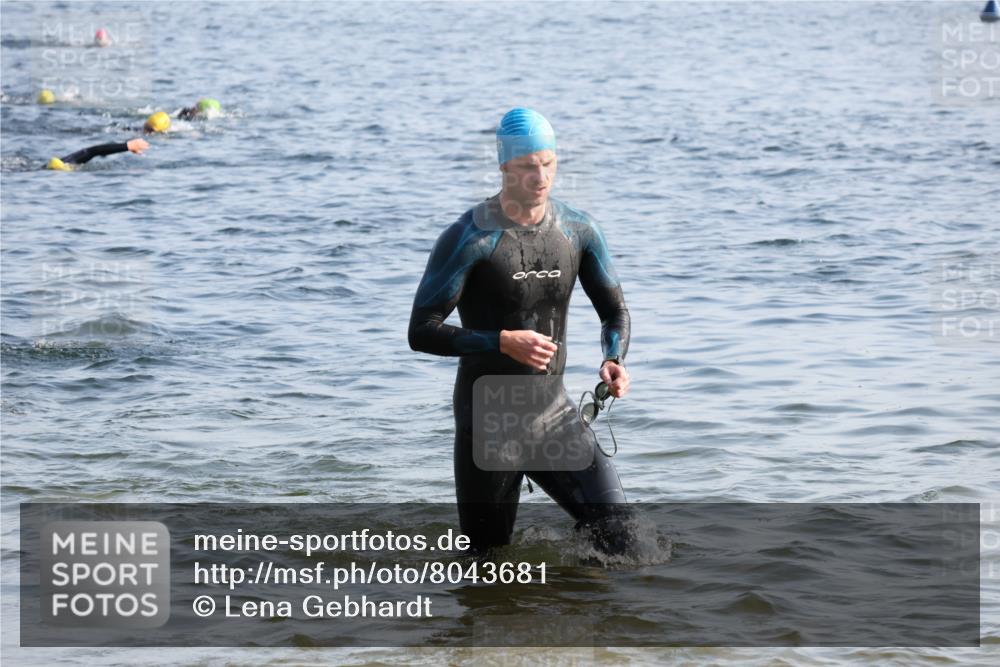15.06.2025 - 27. Vierlanden-Triathlon Lena Gebhardt http://msf.ph/oto/8043681 15.06.2025 08:32:55 Schwimmen 8, 36, 41, 60, 87, 185, 234 meine-sportfotos.de