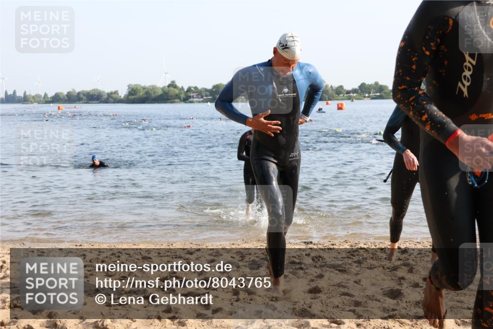 15.06.2025 - 27. Vierlanden-Triathlon Lena Gebhardt http://msf.ph/oto/8043765 15.06.2025 08:33:03 Schwimmen 8, 15, 36, 185, 234 meine-sportfotos.de
