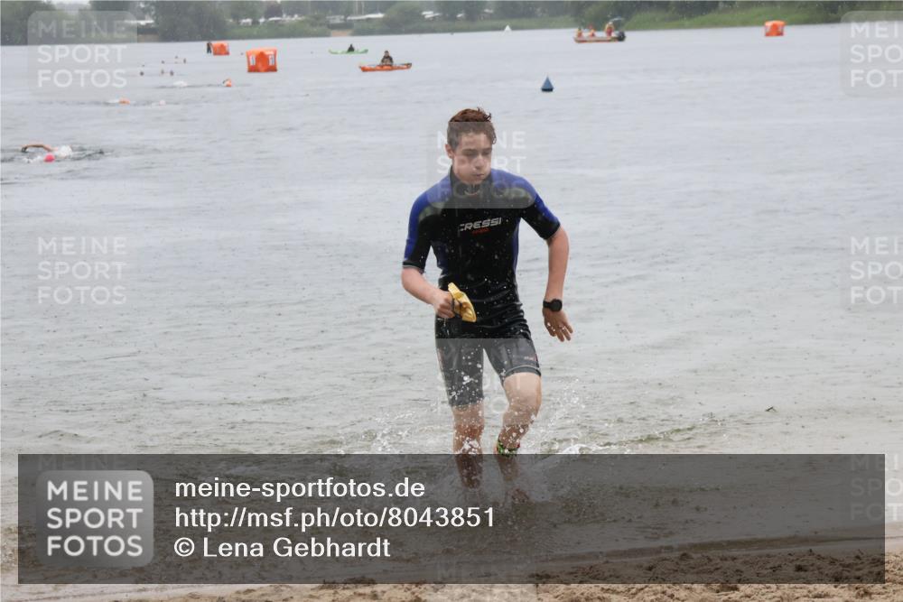 21.06.2025 - 27. Vierlanden-Triathlon Lena Gebhardt http://msf.ph/oto/8043851 15.06.2025 14:38:13 Schwimmen 1331 meine-sportfotos.de