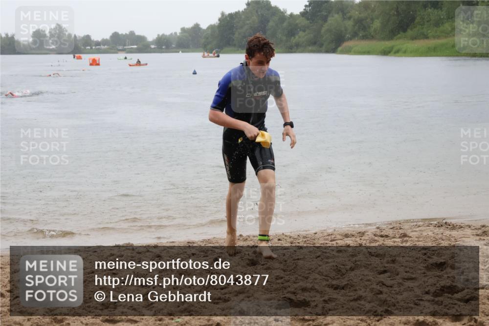 21.06.2025 - 27. Vierlanden-Triathlon Lena Gebhardt http://msf.ph/oto/8043877 15.06.2025 14:38:14 Schwimmen 1331 meine-sportfotos.de
