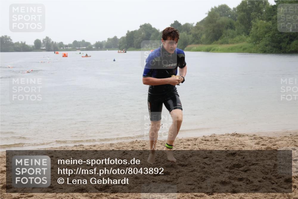 21.06.2025 - 27. Vierlanden-Triathlon Lena Gebhardt http://msf.ph/oto/8043892 15.06.2025 14:38:15 Schwimmen 1331 meine-sportfotos.de