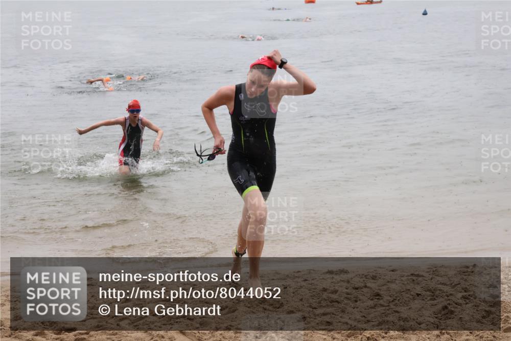 21.06.2025 - 27. Vierlanden-Triathlon Lena Gebhardt http://msf.ph/oto/8044052 15.06.2025 14:38:49 Schwimmen 1318, 1340 meine-sportfotos.de