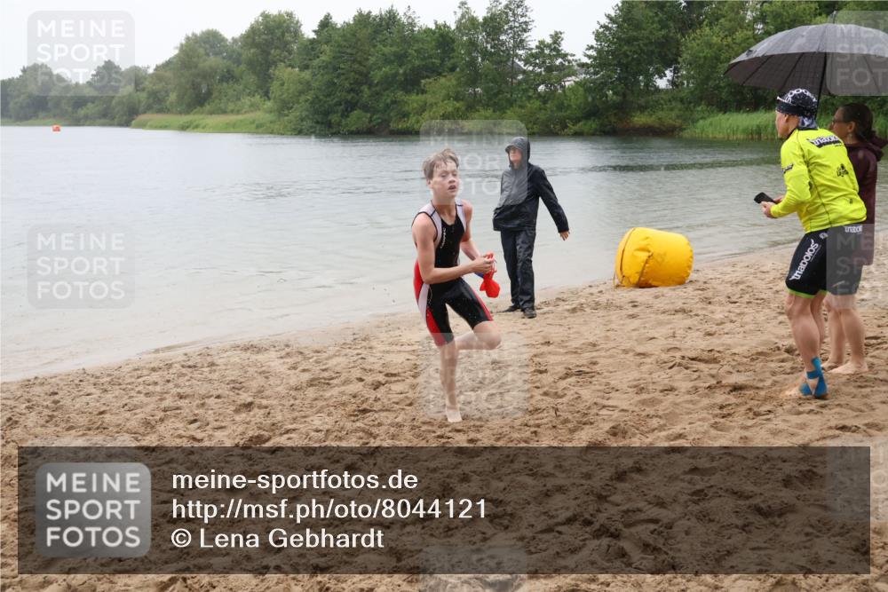 21.06.2025 - 27. Vierlanden-Triathlon Lena Gebhardt http://msf.ph/oto/8044121 15.06.2025 14:38:53 Schwimmen 1318, 1340 meine-sportfotos.de
