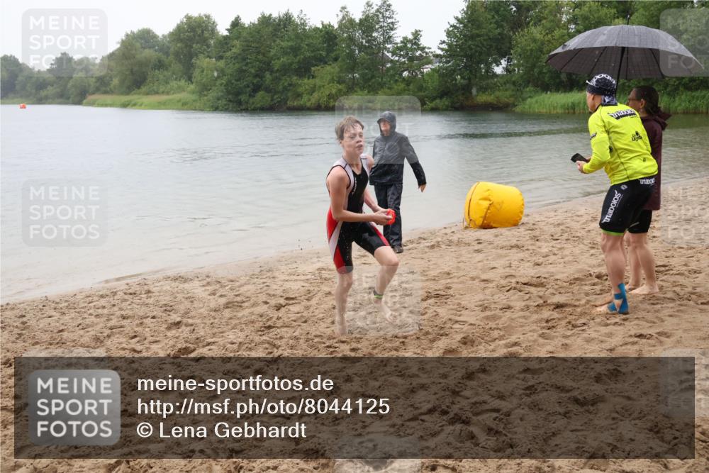 21.06.2025 - 27. Vierlanden-Triathlon Lena Gebhardt http://msf.ph/oto/8044125 15.06.2025 14:38:53 Schwimmen 1318, 1340 meine-sportfotos.de