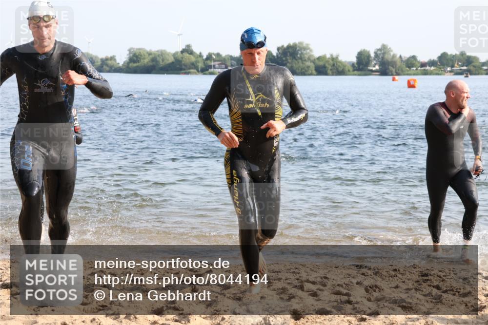 15.06.2025 - 27. Vierlanden-Triathlon Lena Gebhardt http://msf.ph/oto/8044194 15.06.2025 08:34:55 Schwimmen 12, 43, 80, 124, 149, 159, 186 meine-sportfotos.de