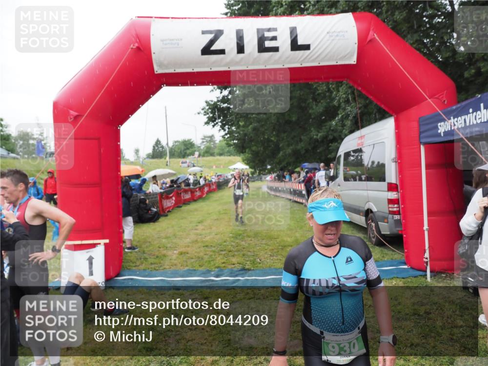 21.06.2025 - 27. Vierlanden-Triathlon MichiJ http://msf.ph/oto/8044209 15.06.2026 13:45:16 Ziel 849, 881, 930, 956 meine-sportfotos.de