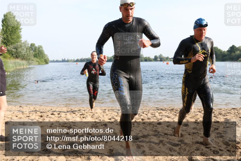 15.06.2025 - 27. Vierlanden-Triathlon Lena Gebhardt http://msf.ph/oto/8044218 15.06.2025 08:34:57 Schwimmen 12, 43, 80, 124, 149, 159, 186 meine-sportfotos.de