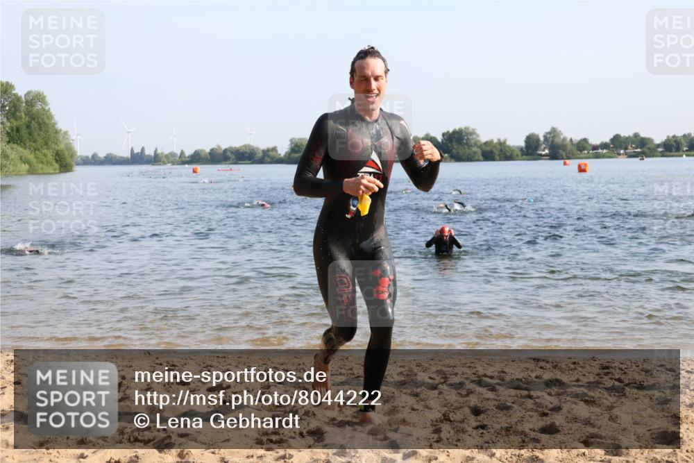 15.06.2025 - 27. Vierlanden-Triathlon Lena Gebhardt http://msf.ph/oto/8044222 15.06.2025 08:34:58 Schwimmen 12, 43, 80, 124, 149, 159, 186 meine-sportfotos.de