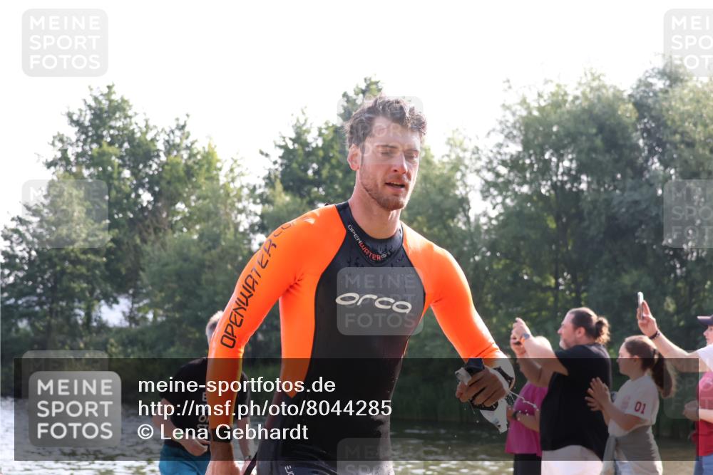 15.06.2025 - 27. Vierlanden-Triathlon Lena Gebhardt http://msf.ph/oto/8044285 15.06.2025 08:35:05 Schwimmen 12, 43, 54, 64, 80, 149, 159, 186 meine-sportfotos.de