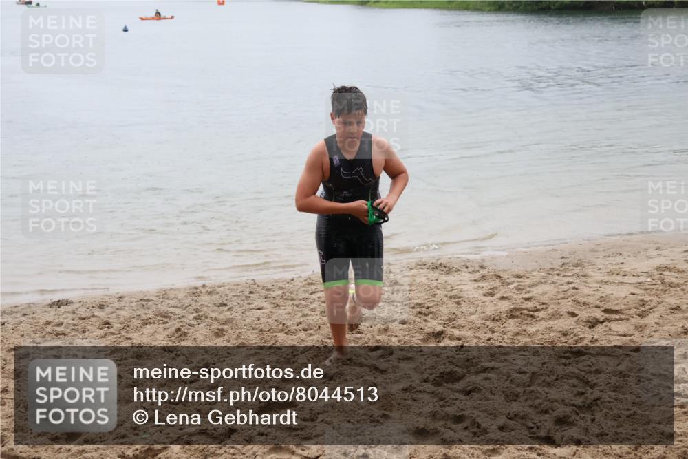 21.06.2025 - 27. Vierlanden-Triathlon Lena Gebhardt http://msf.ph/oto/8044513 15.06.2025 14:40:11 Schwimmen 1348, 1350 meine-sportfotos.de
