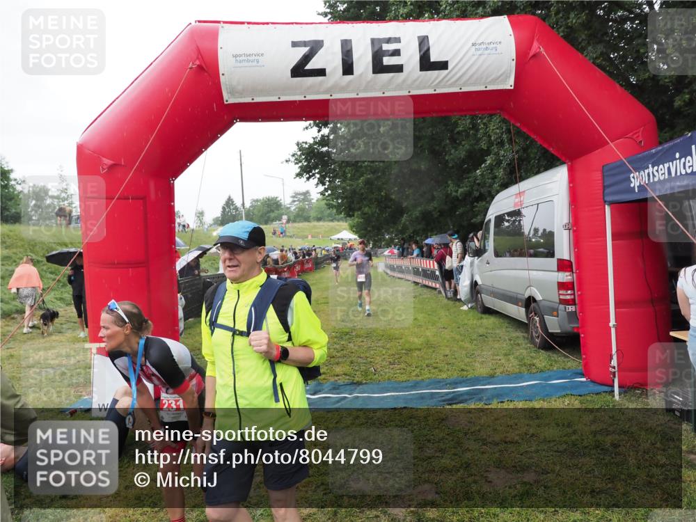 21.06.2025 - 27. Vierlanden-Triathlon MichiJ http://msf.ph/oto/8044799 15.06.2026 13:49:27 Ziel 142, 231, 924, 1158, 1162 meine-sportfotos.de
