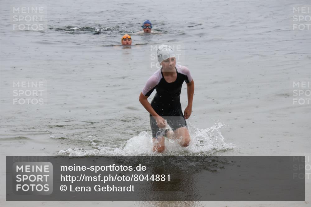 21.06.2025 - 27. Vierlanden-Triathlon Lena Gebhardt http://msf.ph/oto/8044881 15.06.2025 14:42:44 Schwimmen 1342 meine-sportfotos.de