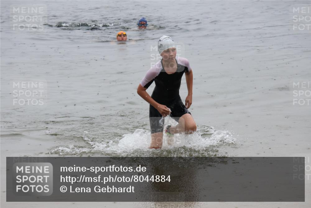 21.06.2025 - 27. Vierlanden-Triathlon Lena Gebhardt http://msf.ph/oto/8044884 15.06.2025 14:42:44 Schwimmen 1342 meine-sportfotos.de