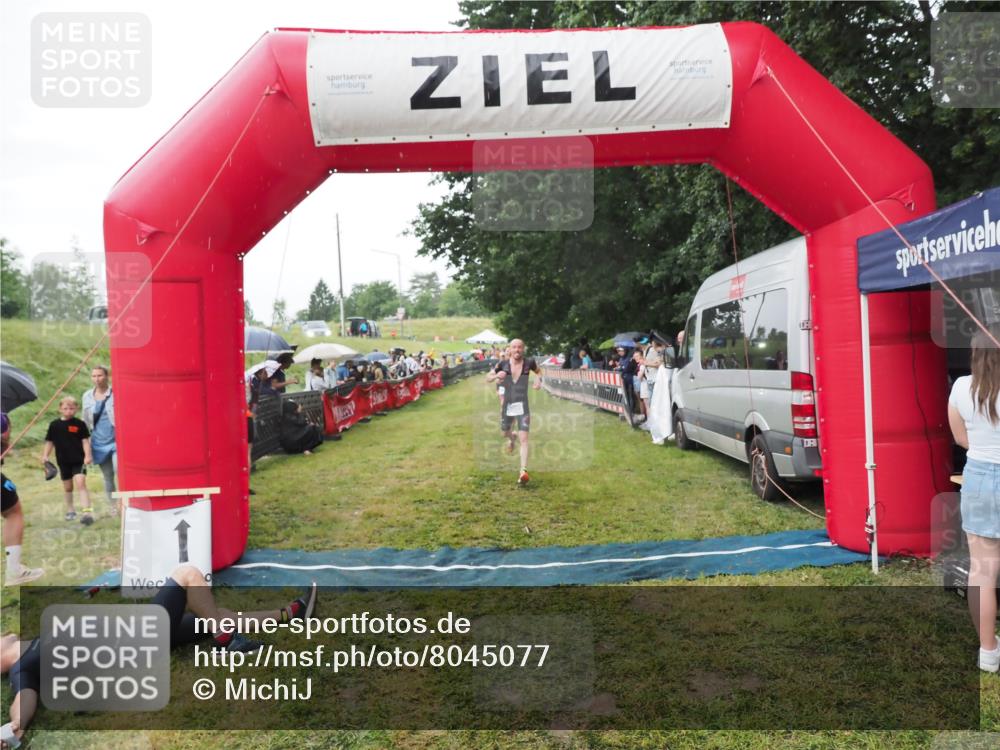 21.06.2025 - 27. Vierlanden-Triathlon MichiJ http://msf.ph/oto/8045077 15.06.2026 13:50:58 Ziel 1098, 1108, 1120, 1132, 1134, 1136 meine-sportfotos.de