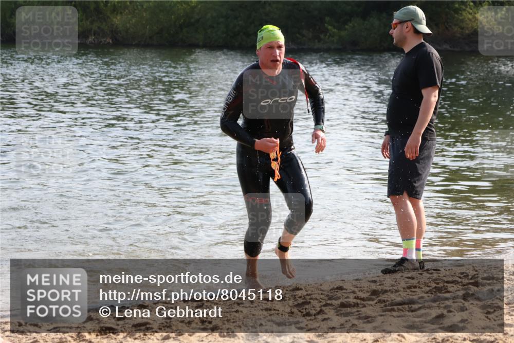 15.06.2025 - 27. Vierlanden-Triathlon Lena Gebhardt http://msf.ph/oto/8045118 15.06.2025 08:38:40 Schwimmen 2, 27, 35, 45, 86, 126, 182 meine-sportfotos.de