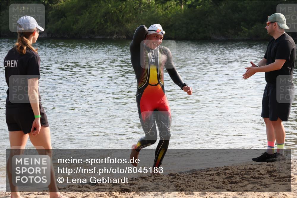 15.06.2025 - 27. Vierlanden-Triathlon Lena Gebhardt http://msf.ph/oto/8045183 15.06.2025 08:38:53 Schwimmen 94, 182 meine-sportfotos.de