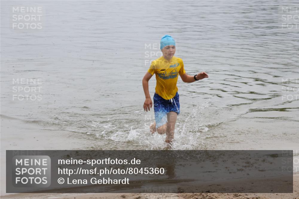 21.06.2025 - 27. Vierlanden-Triathlon Lena Gebhardt http://msf.ph/oto/8045360 15.06.2025 14:47:34 Schwimmen 1334 meine-sportfotos.de