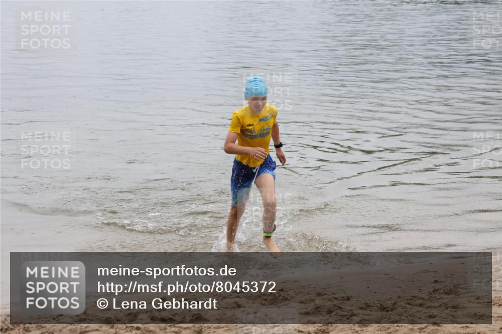 21.06.2025 - 27. Vierlanden-Triathlon Lena Gebhardt http://msf.ph/oto/8045372 15.06.2025 14:47:34 Schwimmen 1334 meine-sportfotos.de