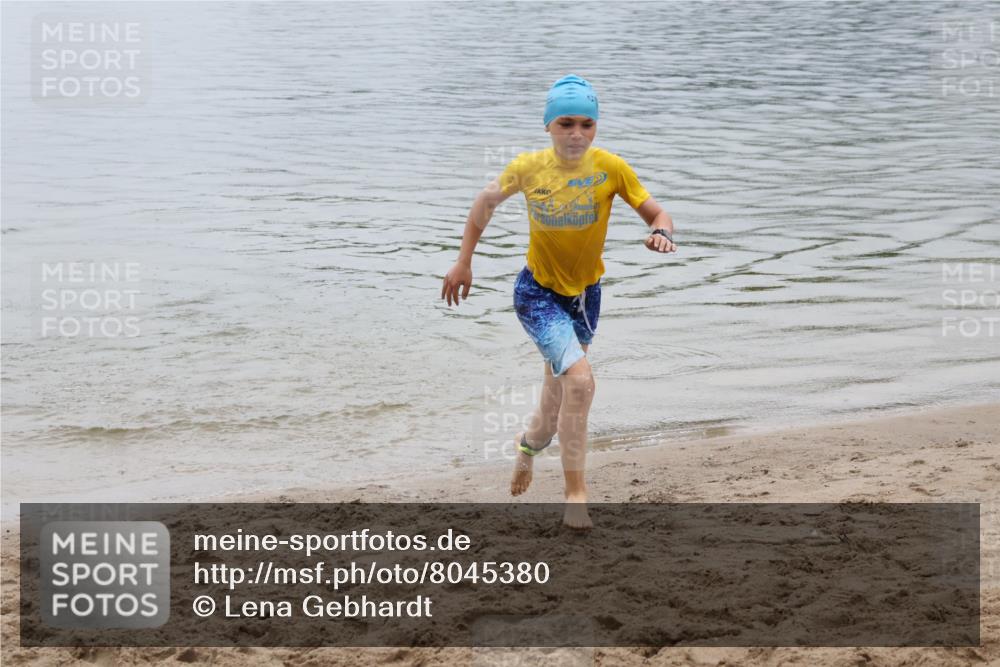 21.06.2025 - 27. Vierlanden-Triathlon Lena Gebhardt http://msf.ph/oto/8045380 15.06.2025 14:47:35 Schwimmen 1334 meine-sportfotos.de