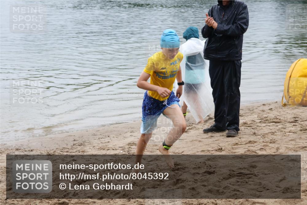 21.06.2025 - 27. Vierlanden-Triathlon Lena Gebhardt http://msf.ph/oto/8045392 15.06.2025 14:47:36 Schwimmen 1334 meine-sportfotos.de