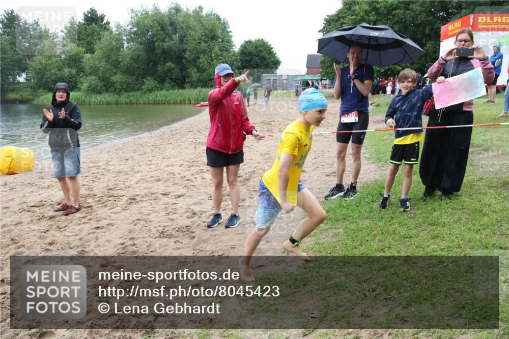 21.06.2025 - 27. Vierlanden-Triathlon Lena Gebhardt http://msf.ph/oto/8045423 15.06.2025 14:47:38 Schwimmen 1334 meine-sportfotos.de
