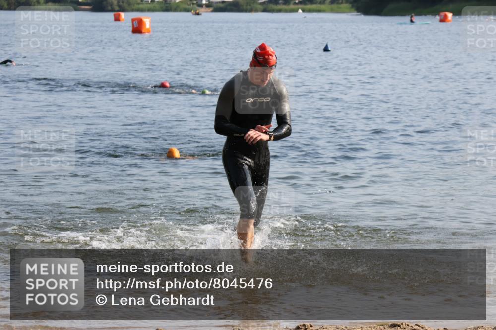 15.06.2025 - 27. Vierlanden-Triathlon Lena Gebhardt http://msf.ph/oto/8045476 15.06.2025 08:39:41 Schwimmen 59, 168 meine-sportfotos.de