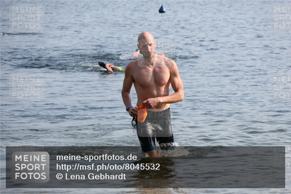 15.06.2025 - 27. Vierlanden-Triathlon Lena Gebhardt http://msf.ph/oto/8045532 15.06.2025 08:39:50 Schwimmen 3, 59 meine-sportfotos.de