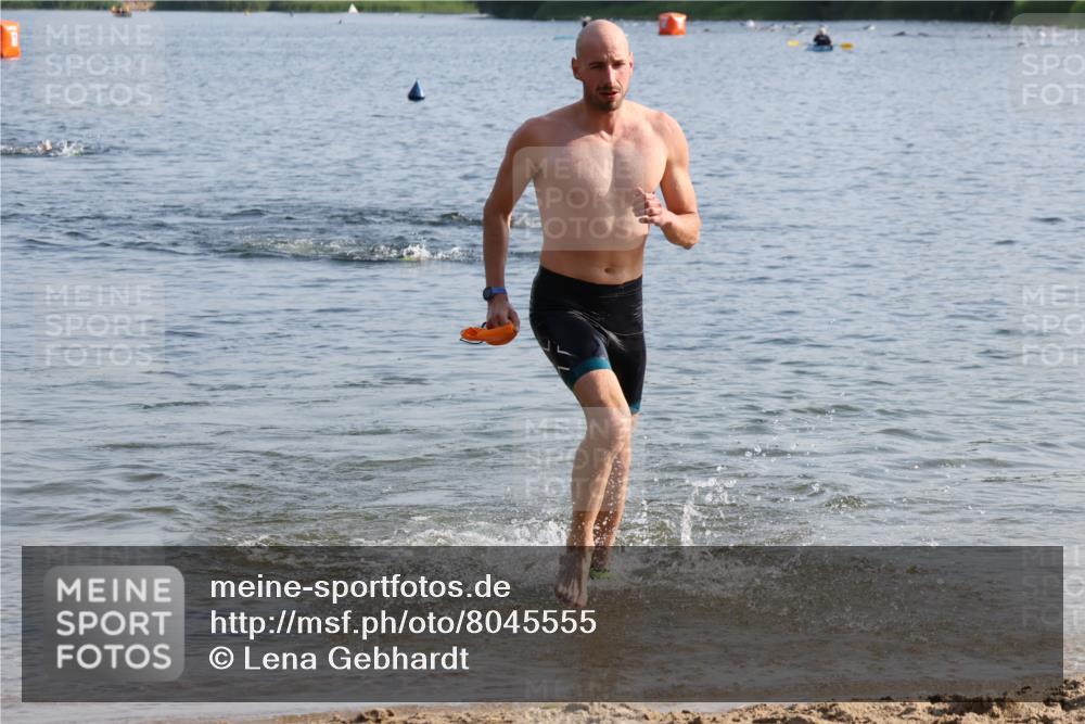 15.06.2025 - 27. Vierlanden-Triathlon Lena Gebhardt http://msf.ph/oto/8045555 15.06.2025 08:39:53 Schwimmen 3, 59 meine-sportfotos.de