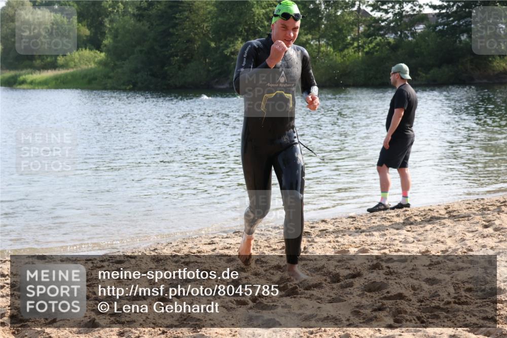 15.06.2025 - 27. Vierlanden-Triathlon Lena Gebhardt http://msf.ph/oto/8045785 15.06.2025 08:40:42 Schwimmen 5, 7 meine-sportfotos.de