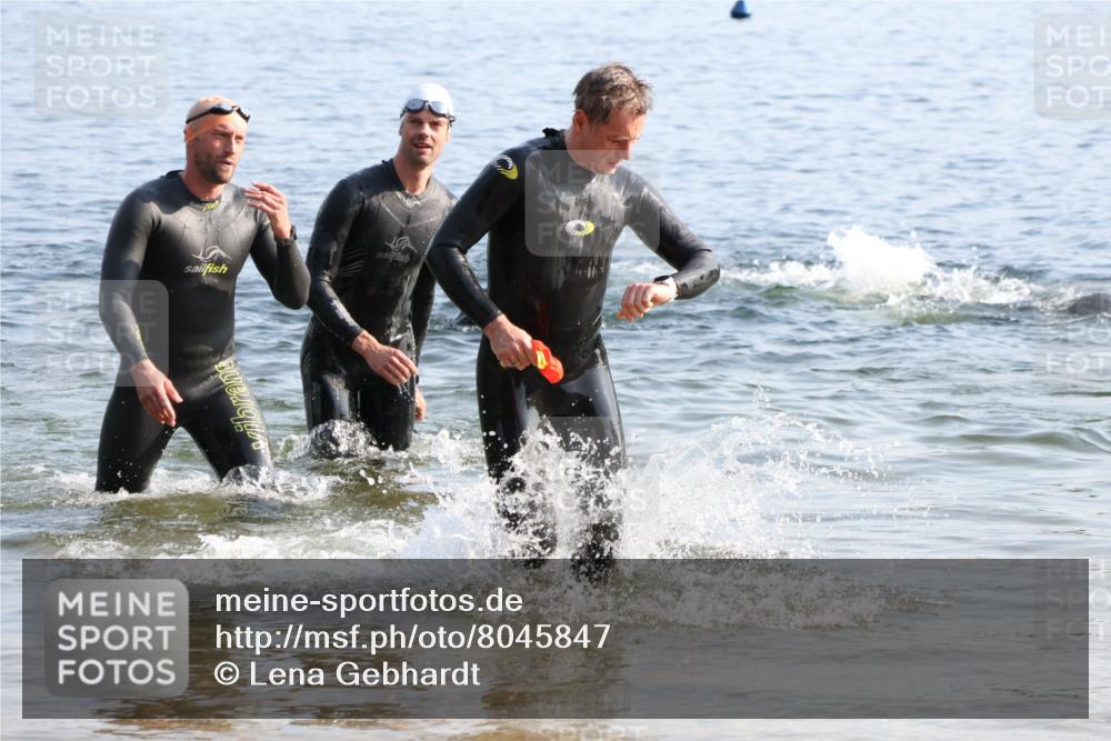15.06.2025 - 27. Vierlanden-Triathlon Lena Gebhardt http://msf.ph/oto/8045847 15.06.2025 08:41:00 Schwimmen 99, 109, 114, 129, 147 meine-sportfotos.de