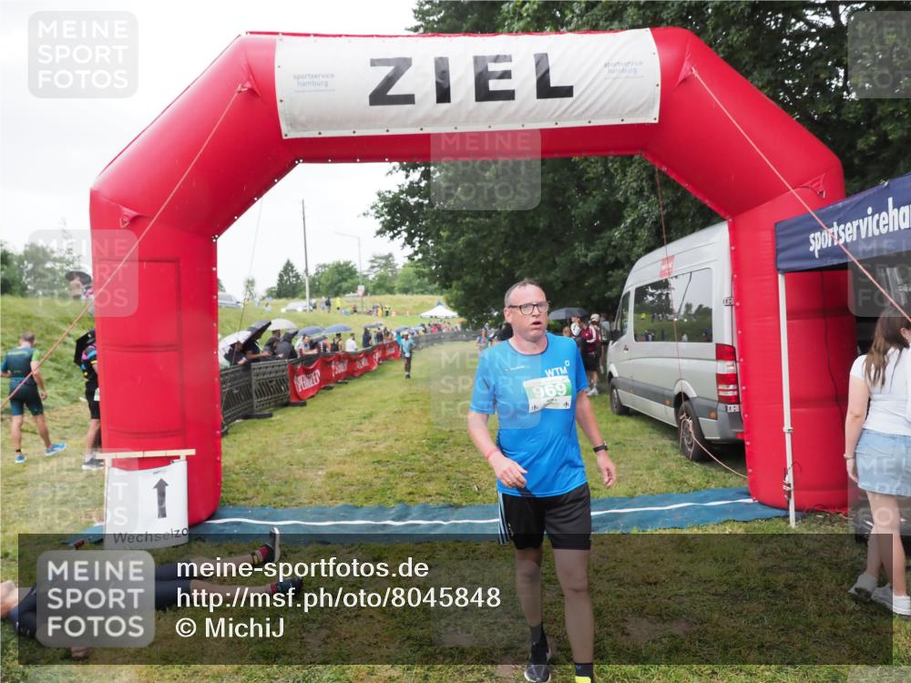 21.06.2025 - 27. Vierlanden-Triathlon MichiJ http://msf.ph/oto/8045848 15.06.2026 13:55:55 Ziel 699, 784, 969 meine-sportfotos.de