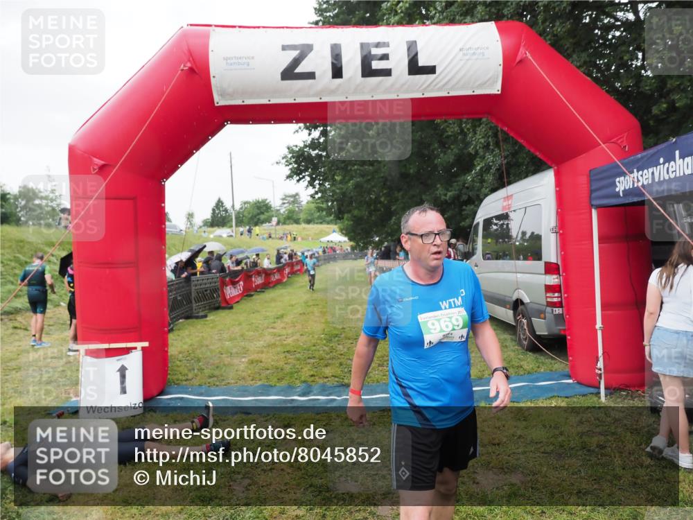 21.06.2025 - 27. Vierlanden-Triathlon MichiJ http://msf.ph/oto/8045852 15.06.2026 13:55:55 Ziel 699, 784, 969 meine-sportfotos.de