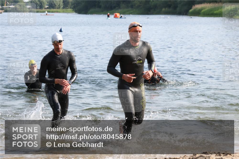 15.06.2025 - 27. Vierlanden-Triathlon Lena Gebhardt http://msf.ph/oto/8045878 15.06.2025 08:41:03 Schwimmen 99, 109, 114, 129, 138, 147, 176 meine-sportfotos.de
