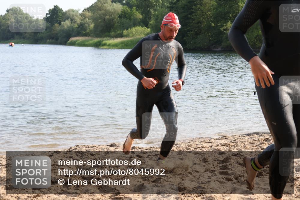 15.06.2025 - 27. Vierlanden-Triathlon Lena Gebhardt http://msf.ph/oto/8045992 15.06.2025 08:41:16 Schwimmen 22, 109, 111, 129, 138, 147, 176 meine-sportfotos.de