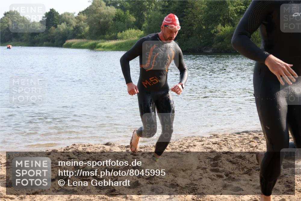 15.06.2025 - 27. Vierlanden-Triathlon Lena Gebhardt http://msf.ph/oto/8045995 15.06.2025 08:41:16 Schwimmen 22, 109, 111, 129, 138, 147, 176 meine-sportfotos.de
