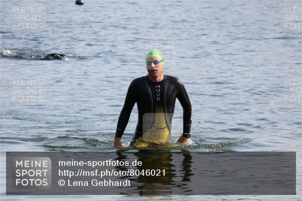 15.06.2025 - 27. Vierlanden-Triathlon Lena Gebhardt http://msf.ph/oto/8046021 15.06.2025 08:41:35 Schwimmen  meine-sportfotos.de