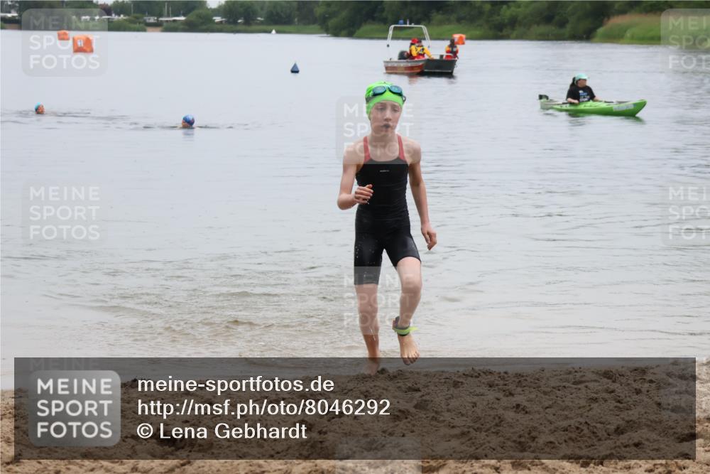 21.06.2025 - 27. Vierlanden-Triathlon Lena Gebhardt http://msf.ph/oto/8046292 15.06.2025 14:53:24 Schwimmen 1368 meine-sportfotos.de