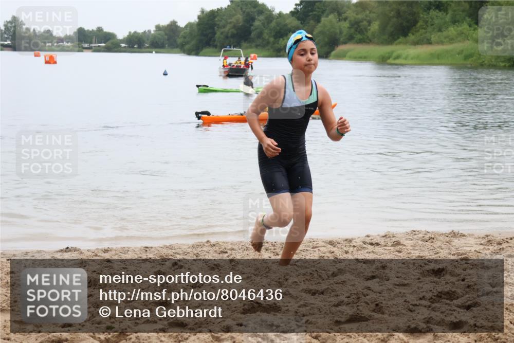 21.06.2025 - 27. Vierlanden-Triathlon Lena Gebhardt http://msf.ph/oto/8046436 15.06.2025 14:54:18 Schwimmen 1369 meine-sportfotos.de