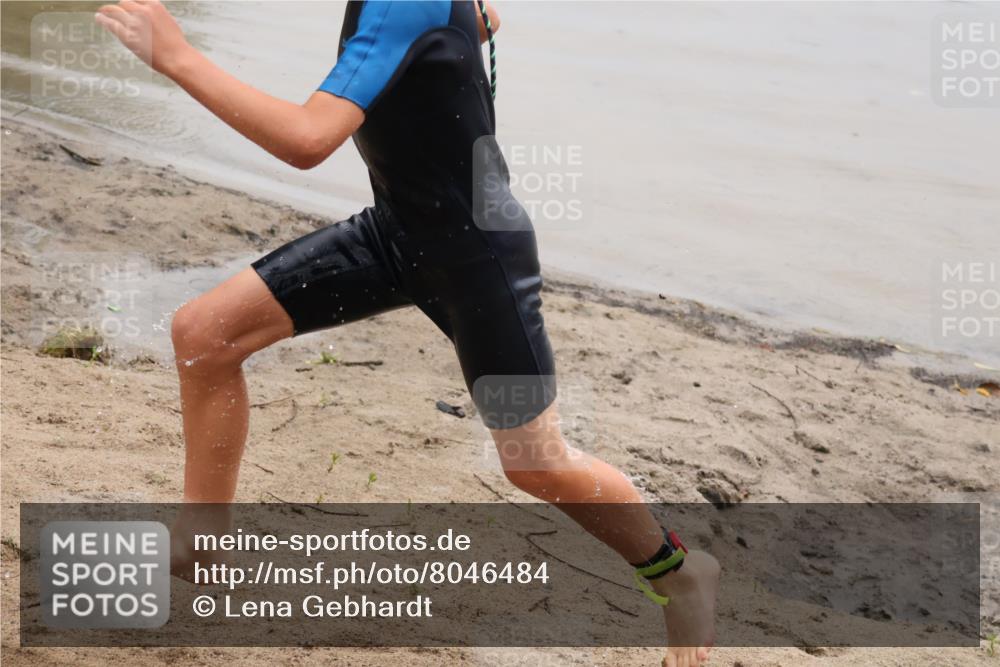 21.06.2025 - 27. Vierlanden-Triathlon Lena Gebhardt http://msf.ph/oto/8046484 15.06.2025 15:01:19 Schwimmen  meine-sportfotos.de
