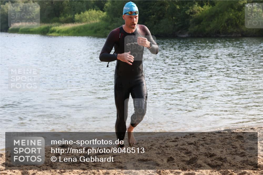 15.06.2025 - 27. Vierlanden-Triathlon Lena Gebhardt http://msf.ph/oto/8046513 15.06.2025 08:43:09 Schwimmen 11, 72, 100, 102, 139 meine-sportfotos.de