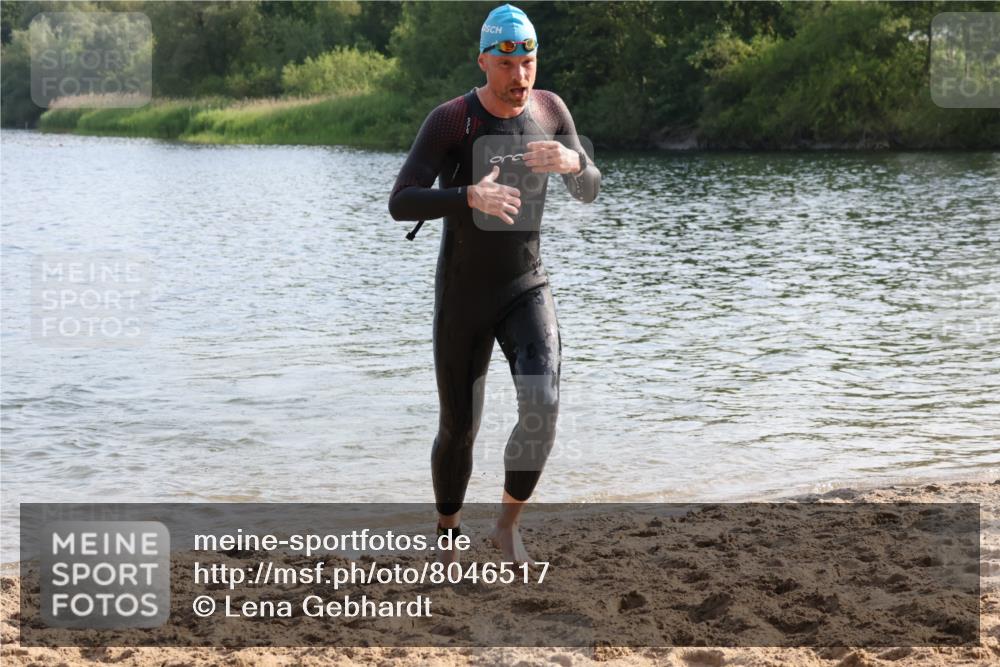15.06.2025 - 27. Vierlanden-Triathlon Lena Gebhardt http://msf.ph/oto/8046517 15.06.2025 08:43:09 Schwimmen 11, 72, 100, 102, 139 meine-sportfotos.de