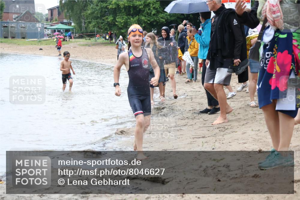 21.06.2025 - 27. Vierlanden-Triathlon Lena Gebhardt http://msf.ph/oto/8046627 15.06.2025 15:01:41 Schwimmen  meine-sportfotos.de