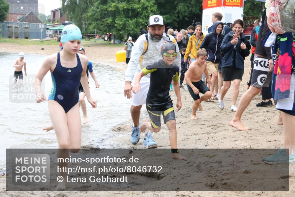 21.06.2025 - 27. Vierlanden-Triathlon Lena Gebhardt http://msf.ph/oto/8046732 15.06.2025 15:01:48 Schwimmen  meine-sportfotos.de