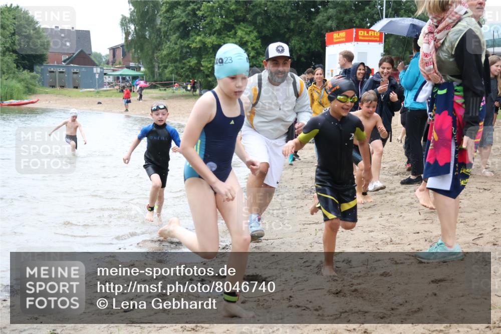 21.06.2025 - 27. Vierlanden-Triathlon Lena Gebhardt http://msf.ph/oto/8046740 15.06.2025 15:01:48 Schwimmen  meine-sportfotos.de