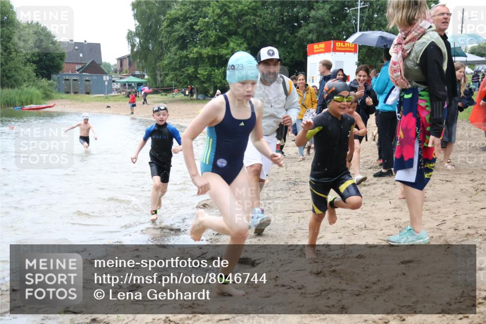 21.06.2025 - 27. Vierlanden-Triathlon Lena Gebhardt http://msf.ph/oto/8046744 15.06.2025 15:01:48 Schwimmen  meine-sportfotos.de