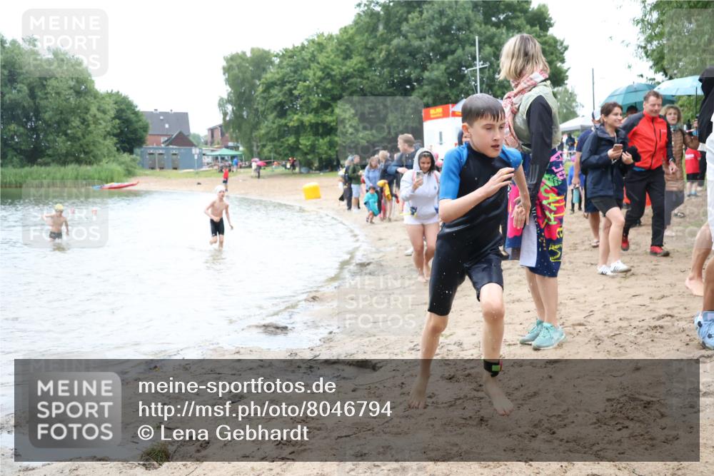 21.06.2025 - 27. Vierlanden-Triathlon Lena Gebhardt http://msf.ph/oto/8046794 15.06.2025 15:01:51 Schwimmen  meine-sportfotos.de