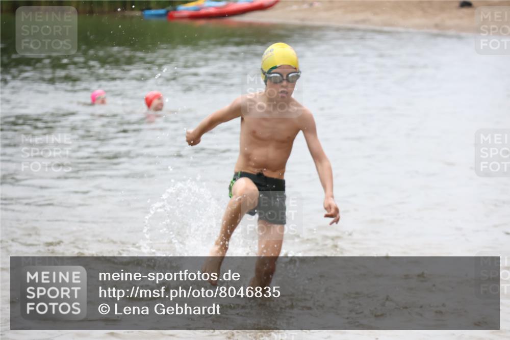 21.06.2025 - 27. Vierlanden-Triathlon Lena Gebhardt http://msf.ph/oto/8046835 15.06.2025 15:01:55 Schwimmen  meine-sportfotos.de